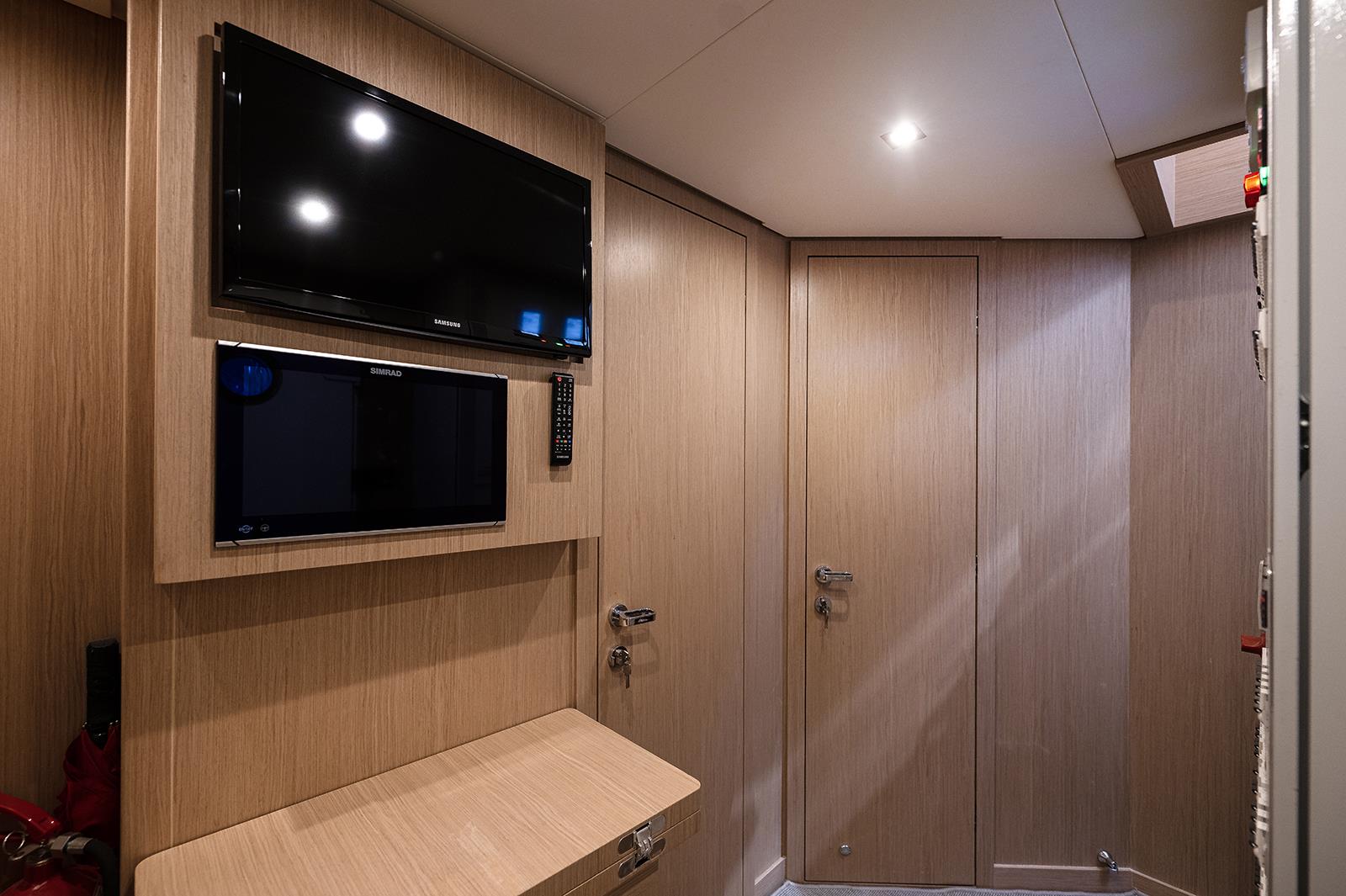 2024 RIVA 88' FOLGORE 